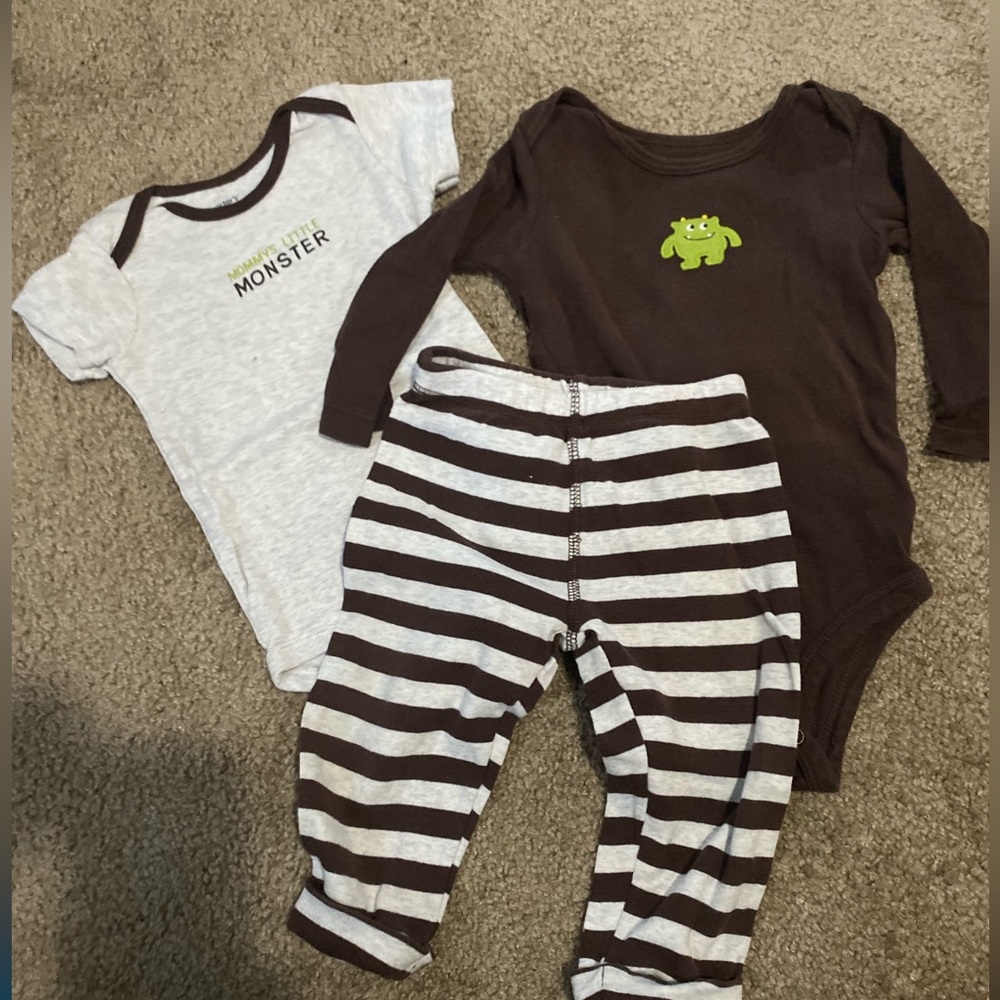 Carter’s 12 month SuperCute Mommy’s Little Monster outfit